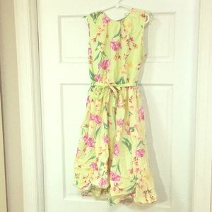 Girl’s Pale Green Floral Dress 👗 💐